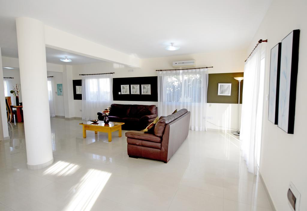 Hara Nissi Beach Villas Ajía Nápa Rom bilde